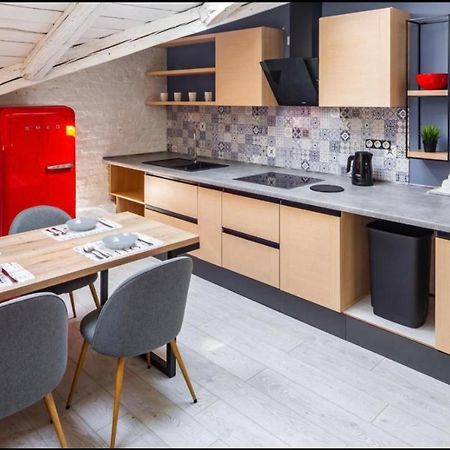 Romari Площа Ринок 29 Apartment ลวีฟ ภายนอก รูปภาพ
