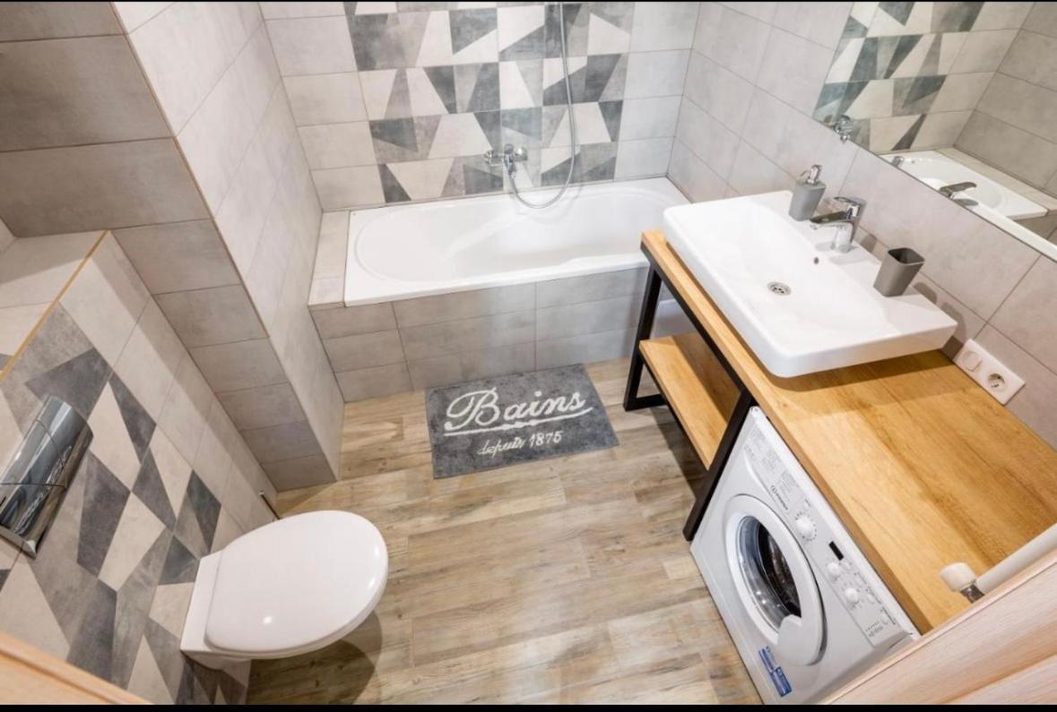 Romari Площа Ринок 29 Apartment ลวีฟ ภายนอก รูปภาพ
