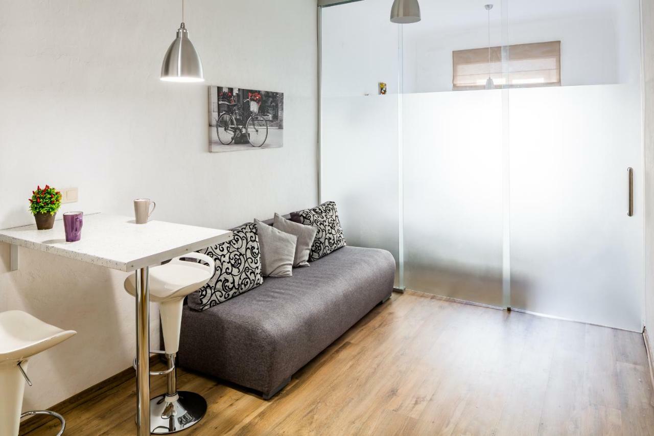 Romari Площа Ринок 29 Apartment ลวีฟ ภายนอก รูปภาพ