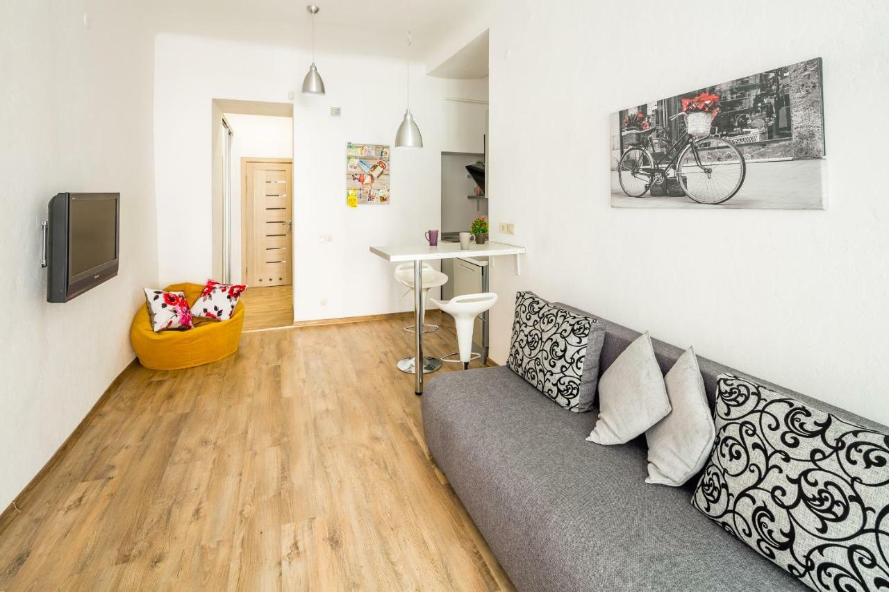Romari Площа Ринок 29 Apartment ลวีฟ ภายนอก รูปภาพ