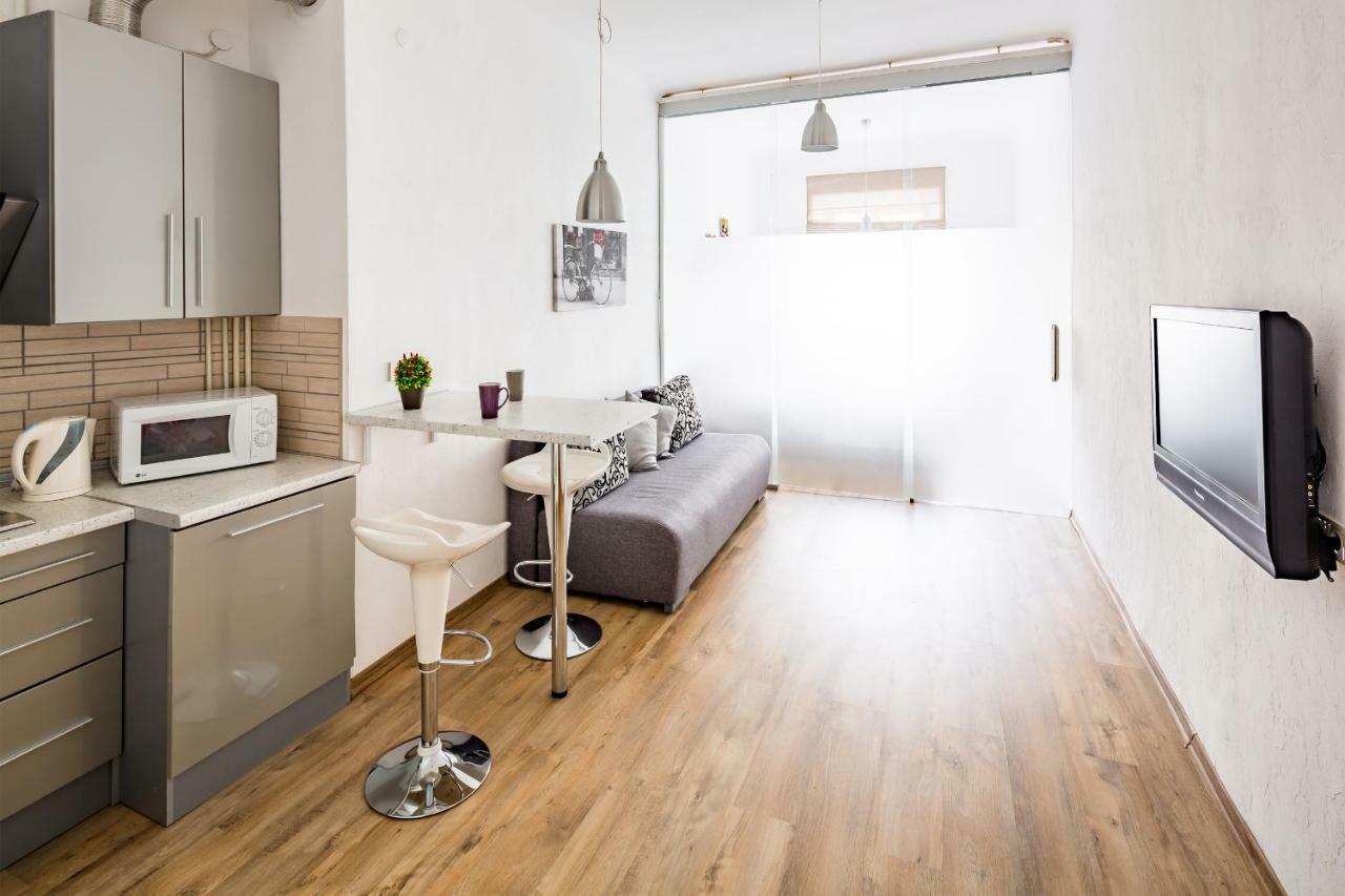 Romari Площа Ринок 29 Apartment ลวีฟ ภายนอก รูปภาพ